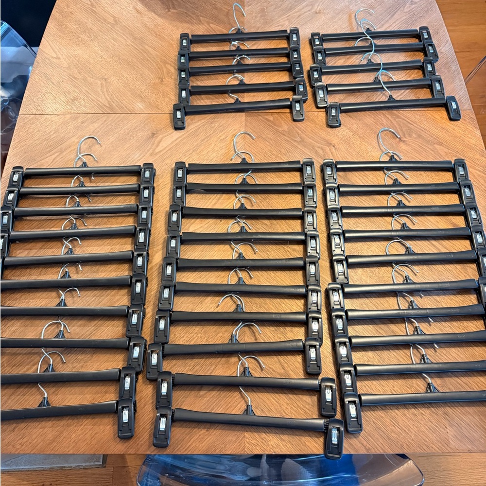 20 Black pant / skirt hangers-soft grip swivel - Picture 9 of 11